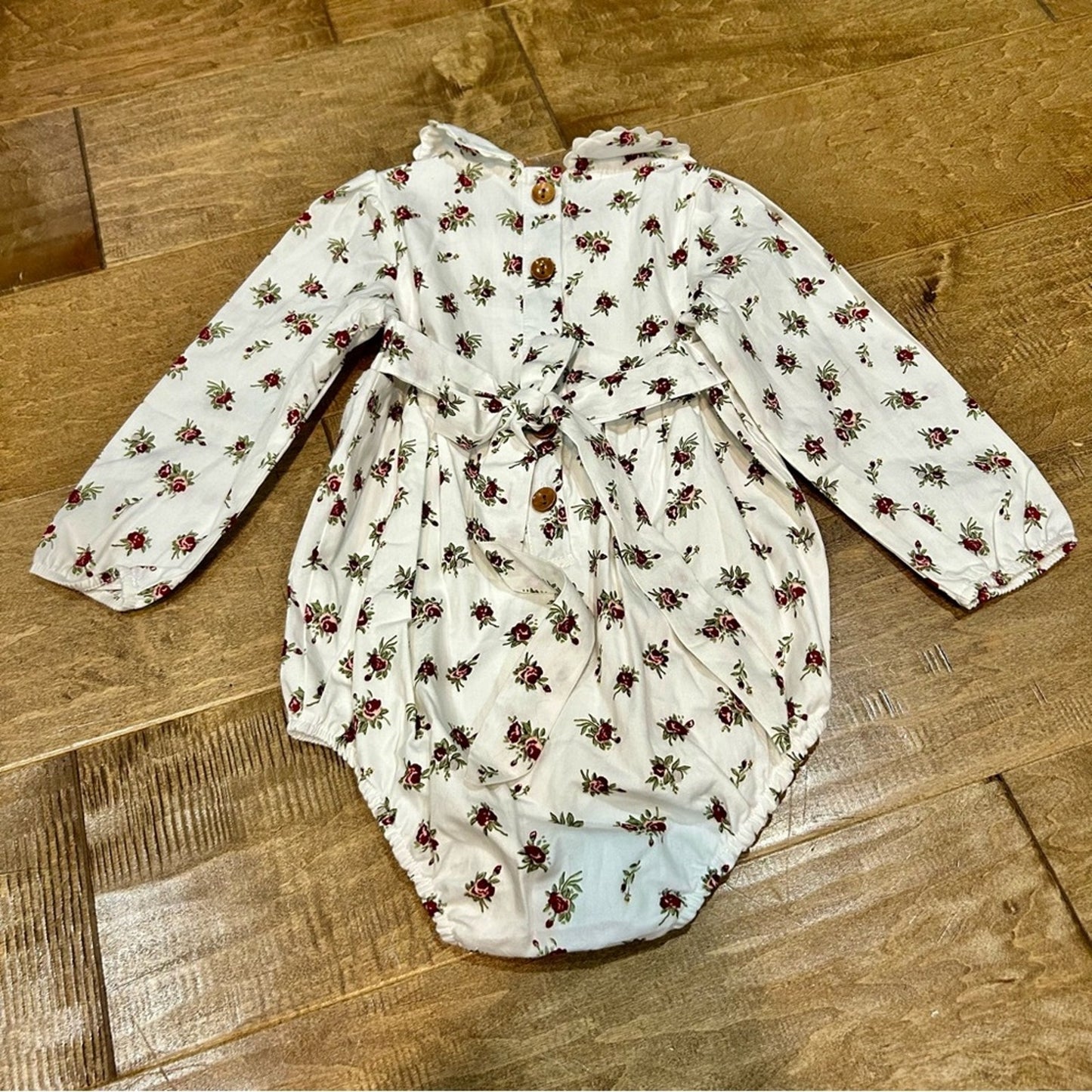 SweetHoney Girls Long Sleeve Floral Print Bubble Romper White Size 2T NWT Girly