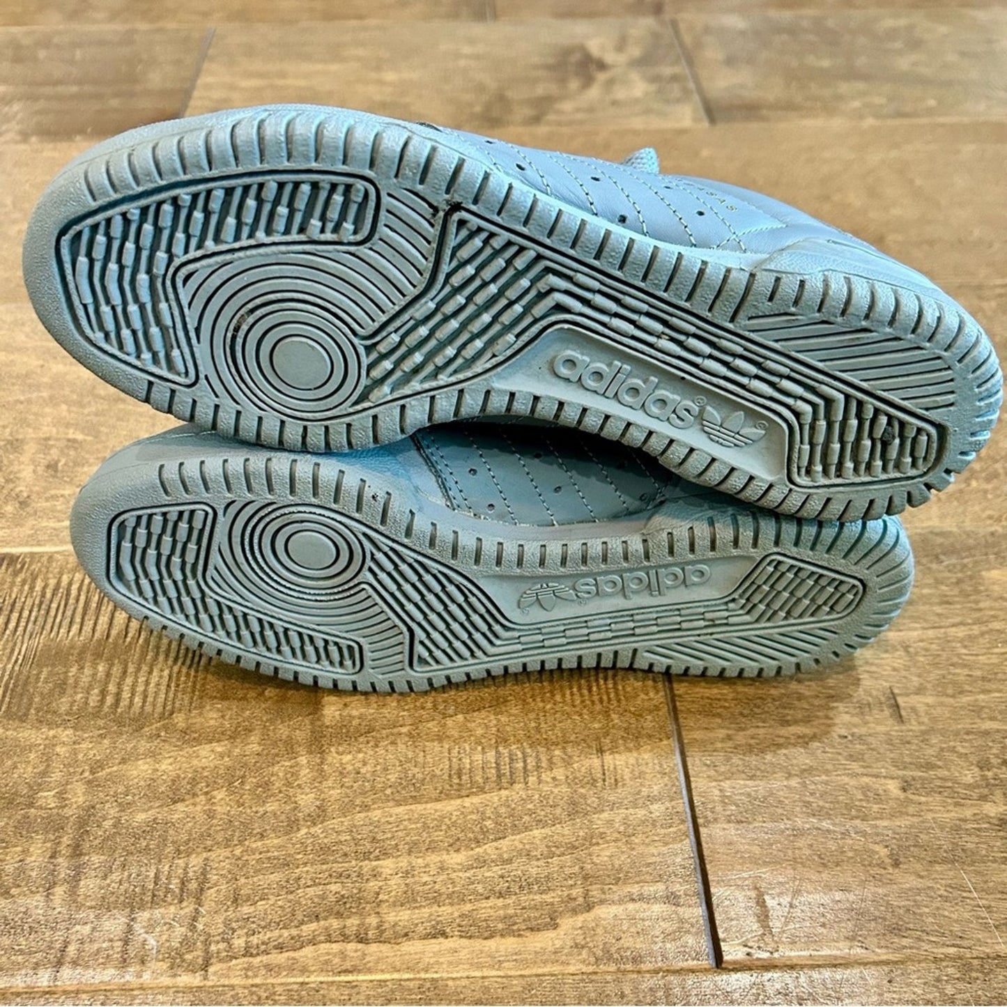 Adidas Yeezy Powerphase Calabasas Men’s Sneakers Gray Size 5.5 EUC Athletic