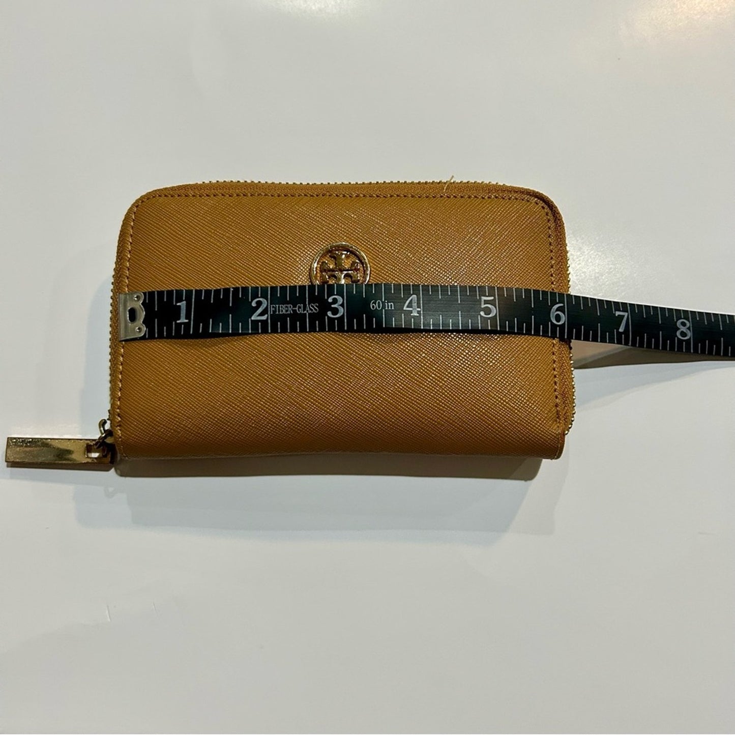 Tory Birch Robinson Zip Around Mini Wallet Saffiano Leather Tan EUC Luxury Logo