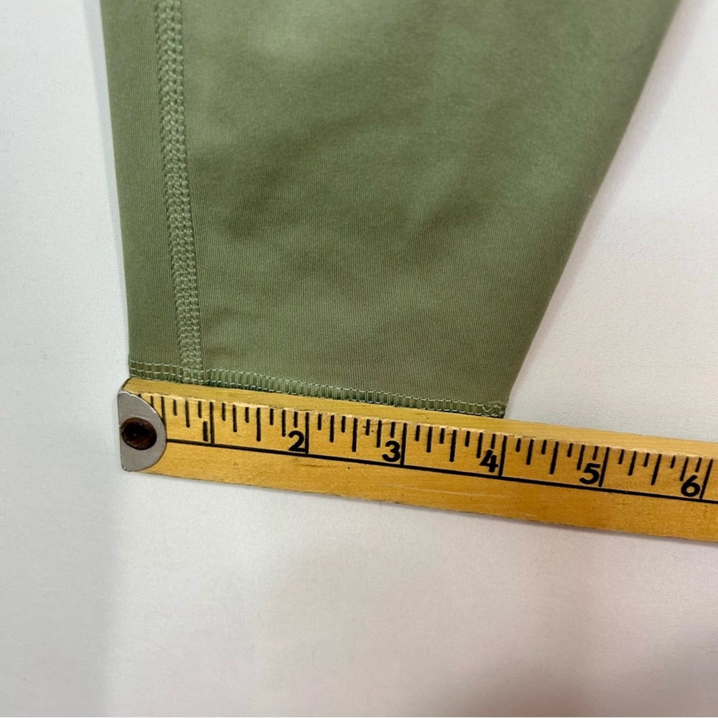 All in Motion Women’s Athletic Leggings Pockets Pale Green Size Medium EUC