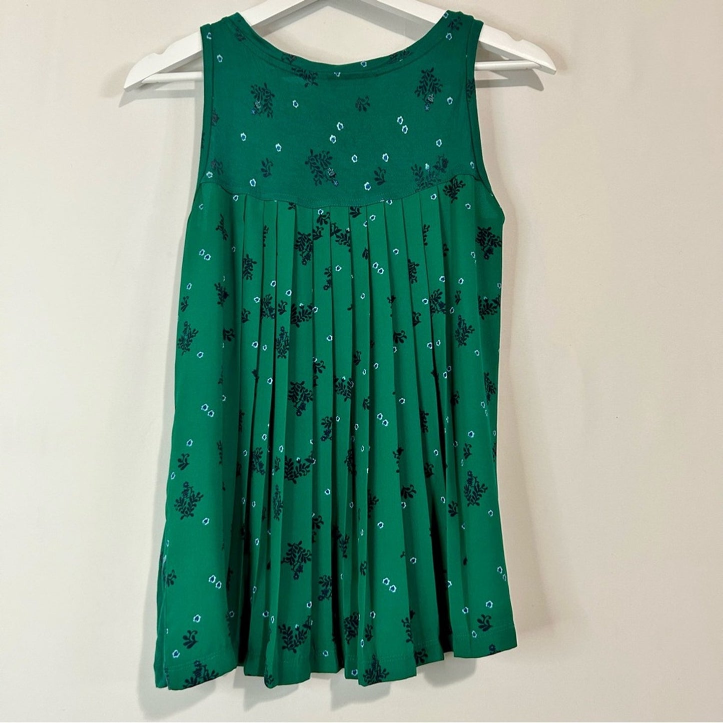 Ann Taylor Loft Women’s Sleeveless Print Knit Front Pleated Back Tank Green XS