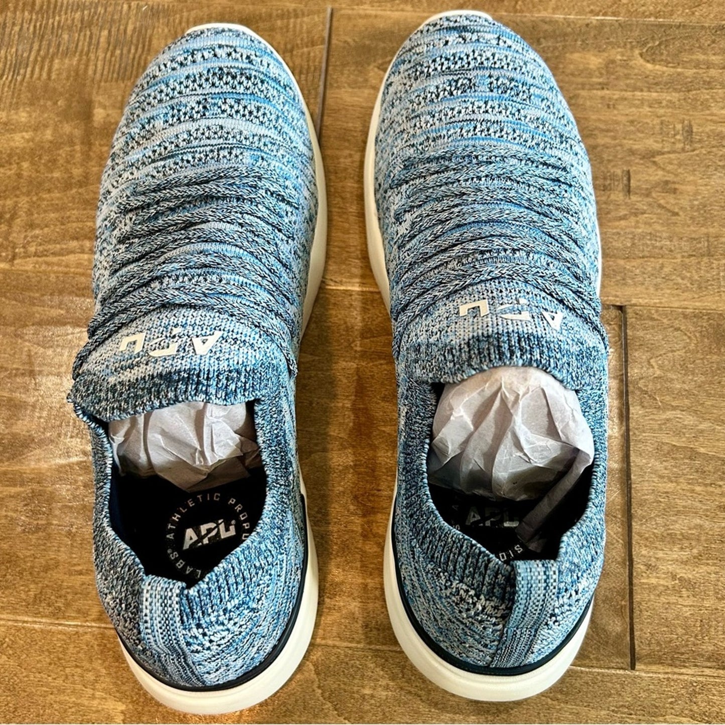 APL Women’s TechLoom Wave Shoes Blue White Size 10 Brand New