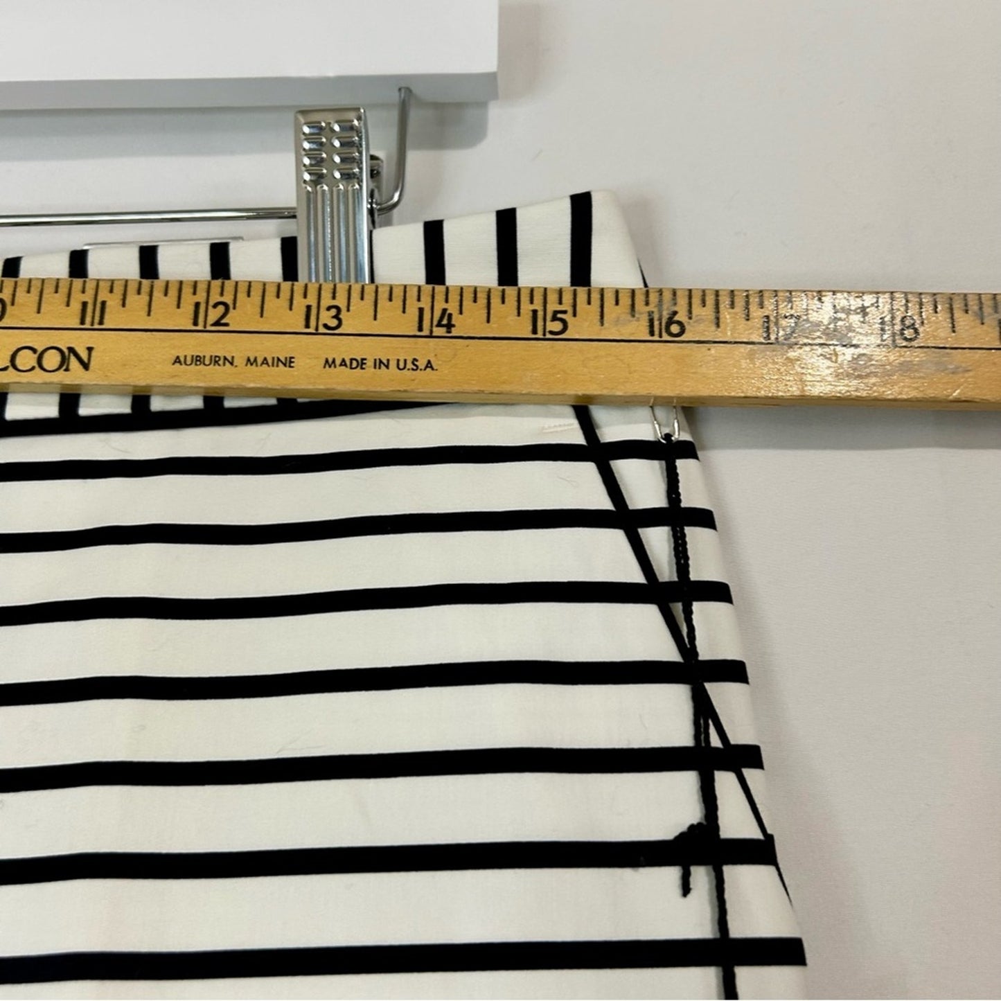 Express Women’s Columnist Ankle Dress Pant Black and White Striped Size 6 NWT