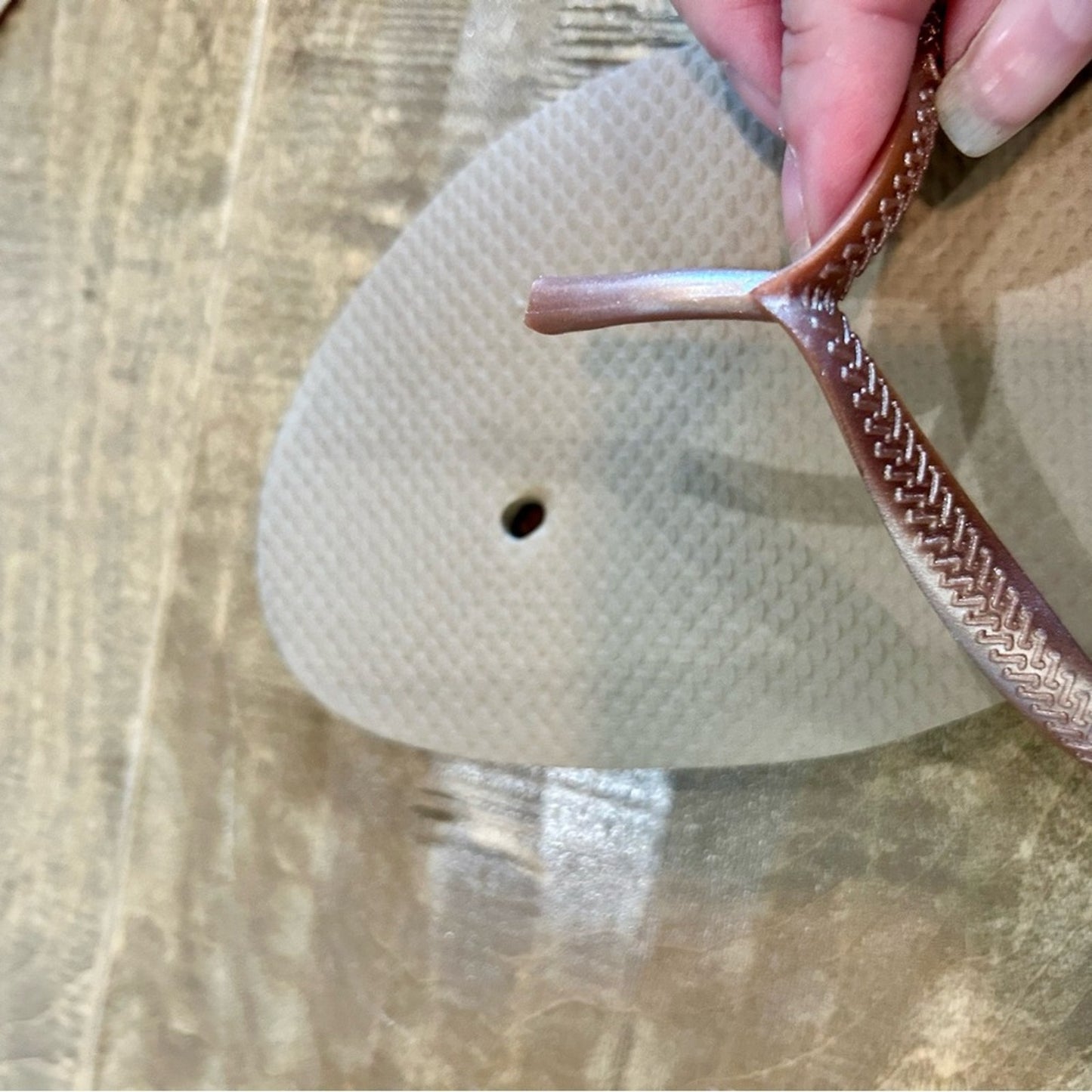 Havaianas Women’s Metallic Slim Summer Bliss Flip Flops Rose Gold Size 11 / 12