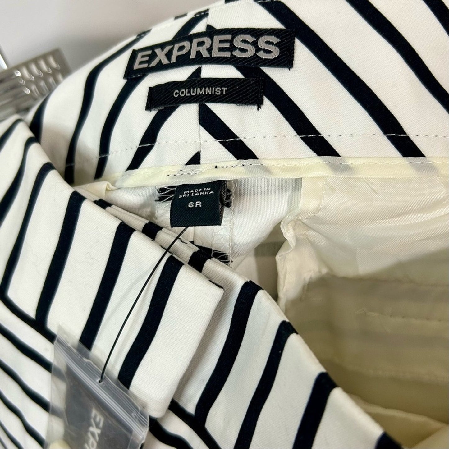 Express Women’s Columnist Ankle Dress Pant Black and White Striped Size 6 NWT