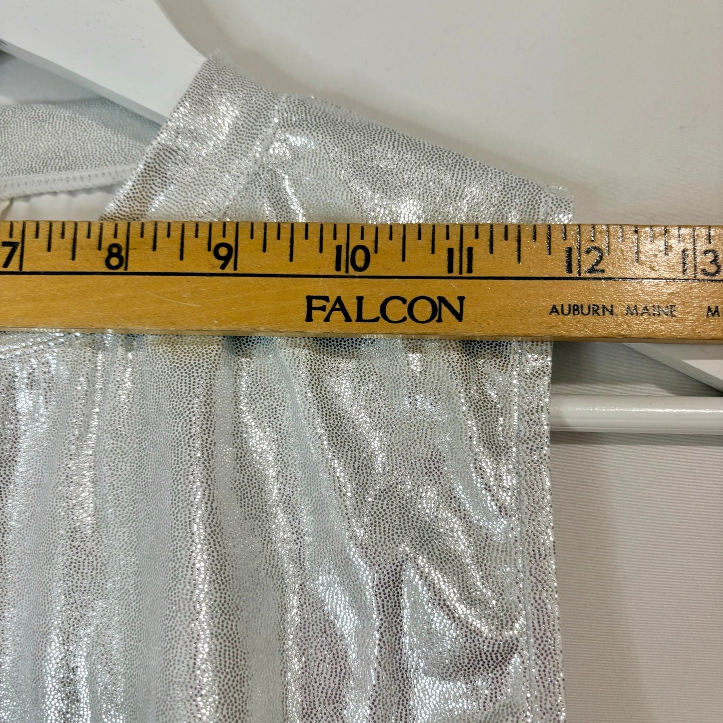 Halara Women’s Shiny Metallic Sleeveless Mockneck Crop Top Silver Size Large NWT