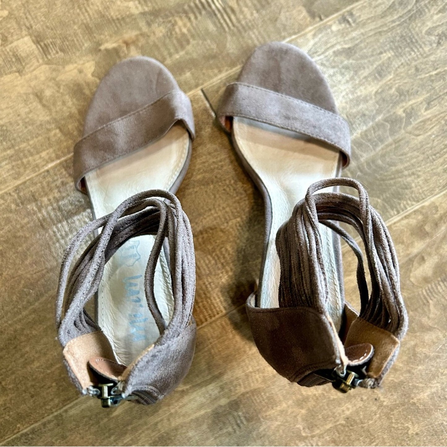 Mi.im Women’s Strappy Ankle Block Heel Sandals Brown Size 7.5 EUC Girly Summer