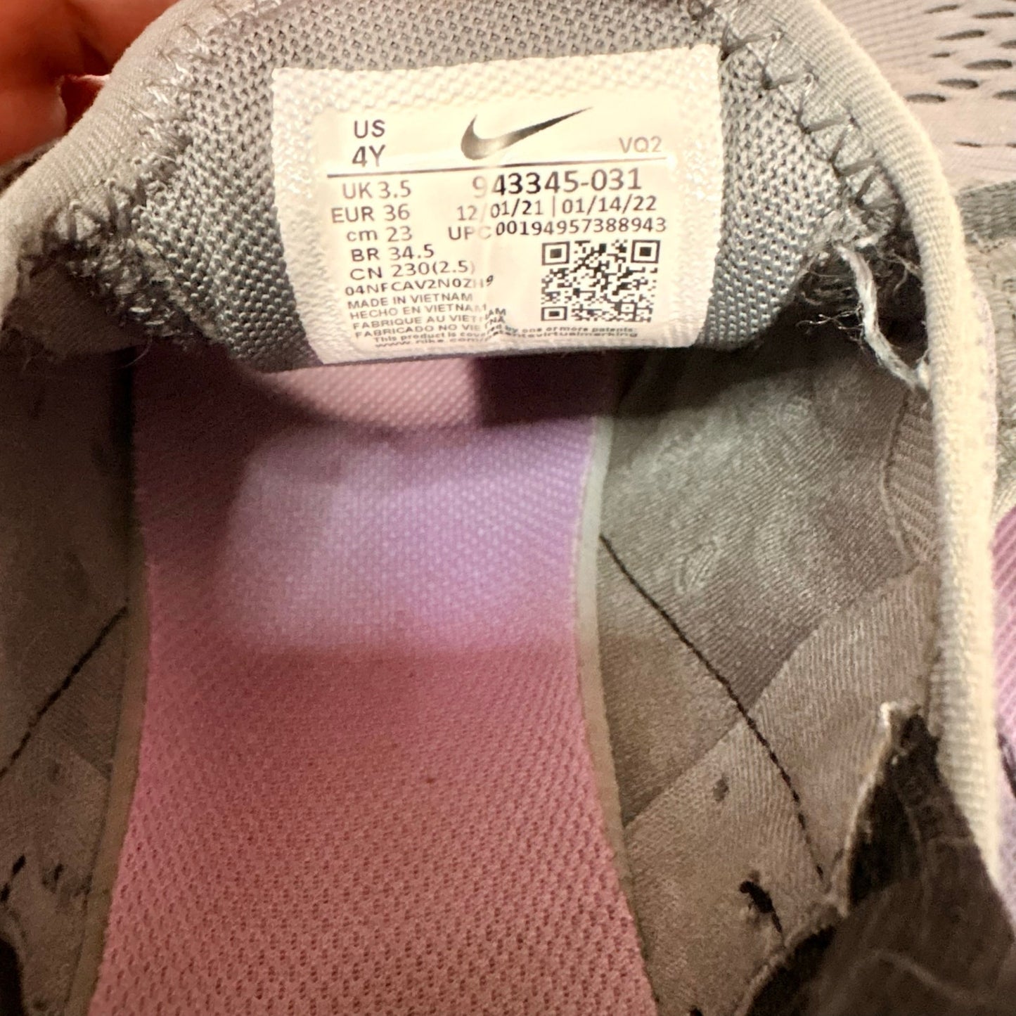 Nike Girls Air Max 270 Sneakers Smoke Grey Hyper Pink Youth Size 4Y Running Shoes EUC