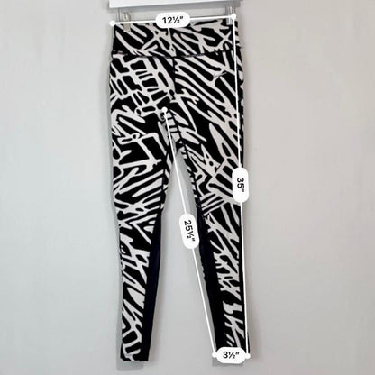 Nike Women’s Dri-Fit Leggings Black White Geometric Print Small EUC Activewear