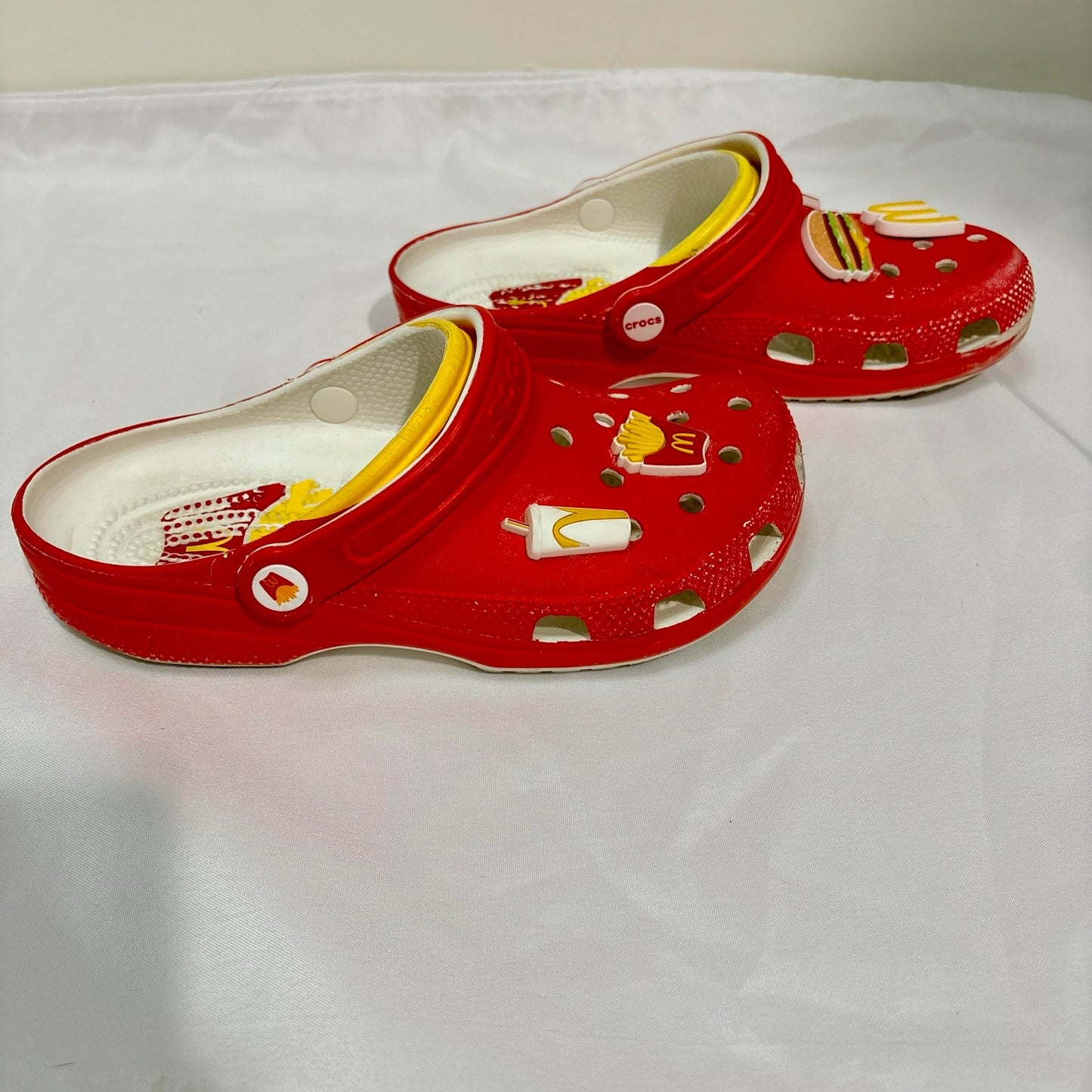 McDonald’s x Crocs Classic Clogs Jibbitz Charms Men’s 6 Women’s 8 Limited Edition