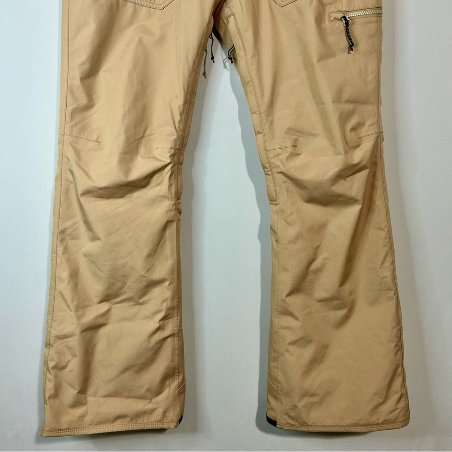 Volcom Women’s Knox Insulated Gore-Tex Snowboard Pants Sand Tan Size Large NWT
