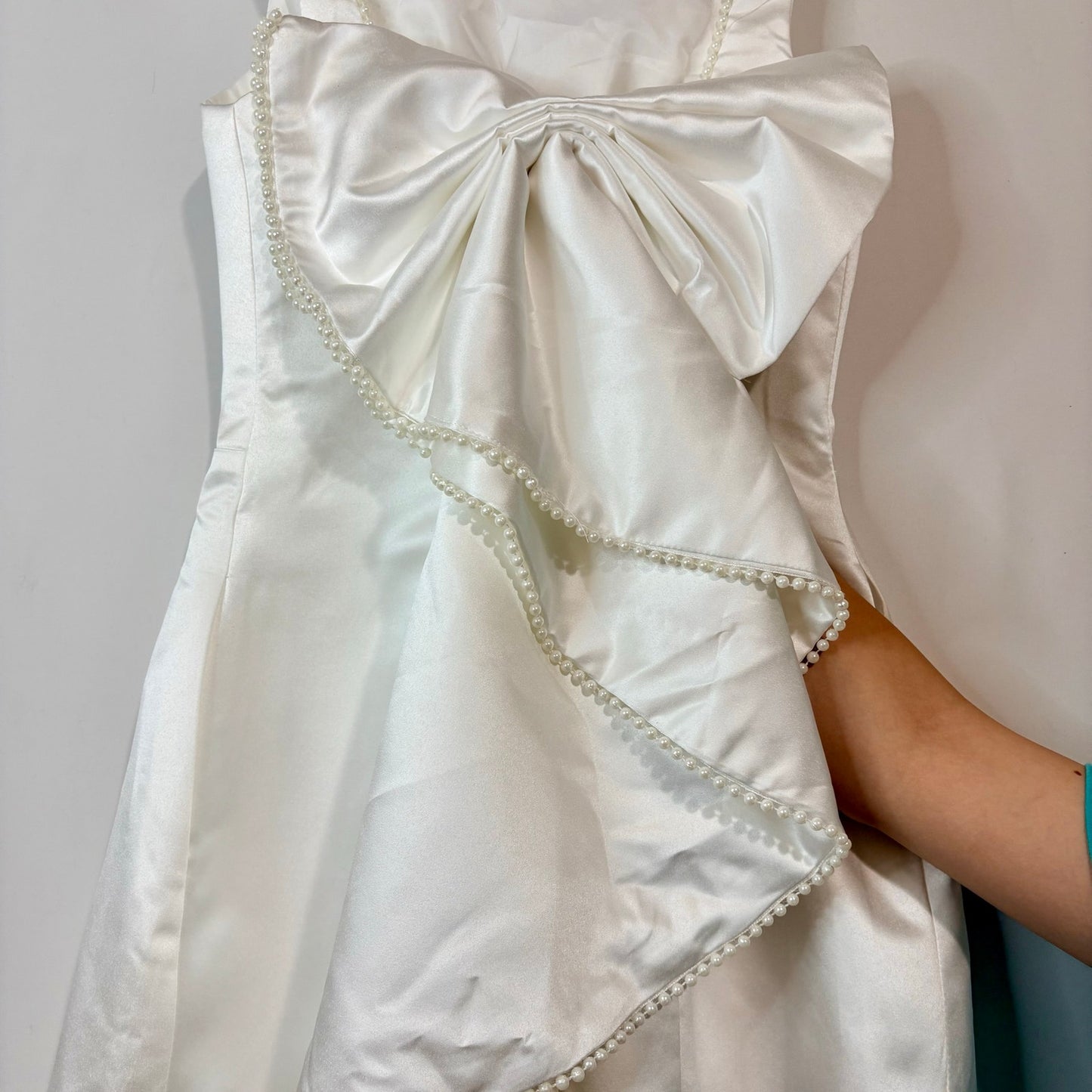 Women’s Satin Pearl Neckline Lace Up Back Mini Formal Dress Ivory XS / Small NWT