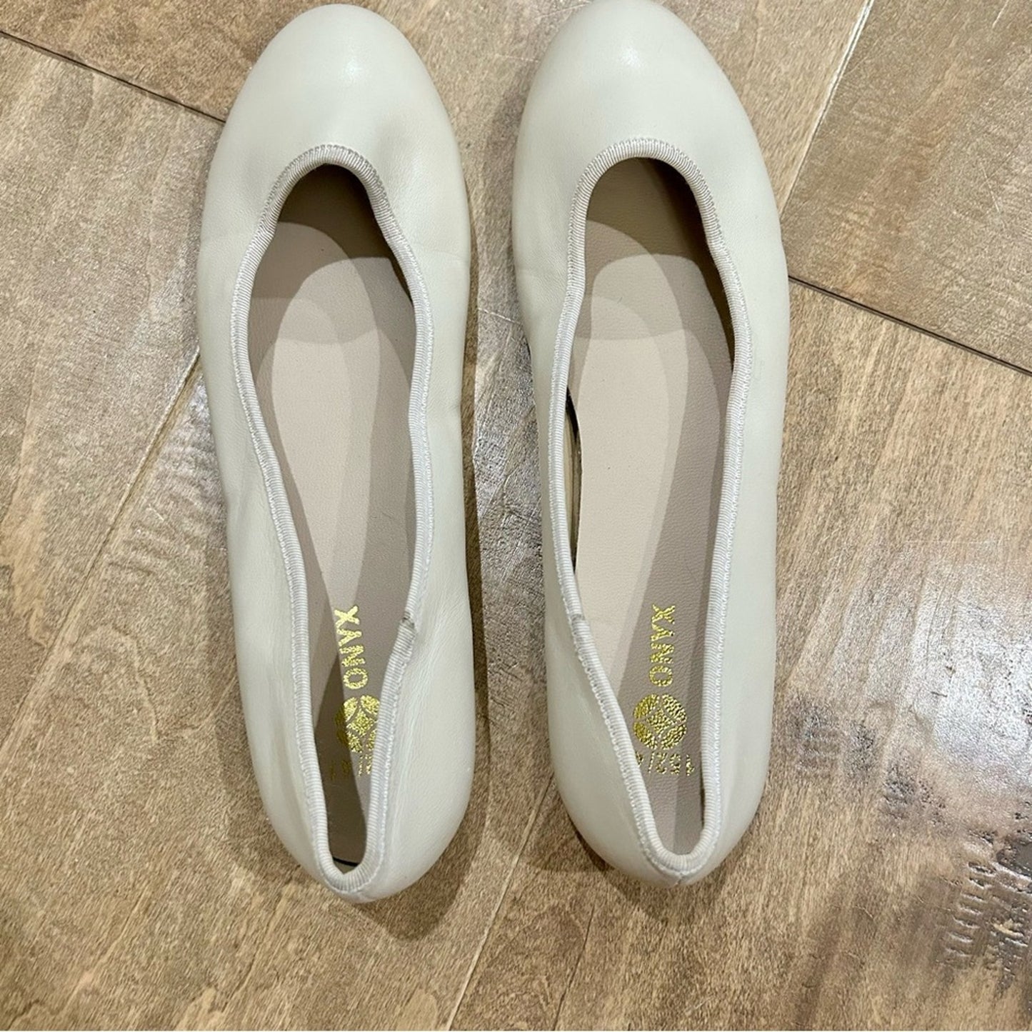 Onyx Women’s Flats Tan Size 10 NEW Casual Cute Girly