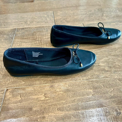 Women’s Ballet Flats with Tie with Gold Detail Black Size 8 EUC Girly Feminine