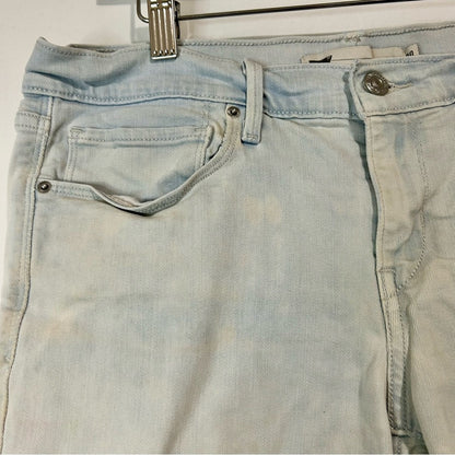 Levi’s Women’s Cuffed Light Wash Denim Jean Shorts Blue Size 30 FLAW