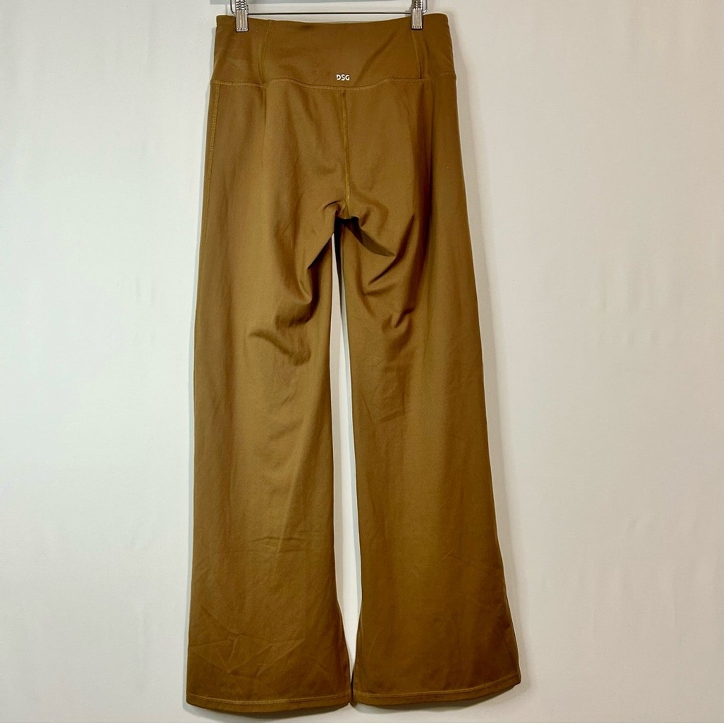 DSG Women’s Momentum Cadet High Waist Flare Slit Pants Tan Size Medium EUC