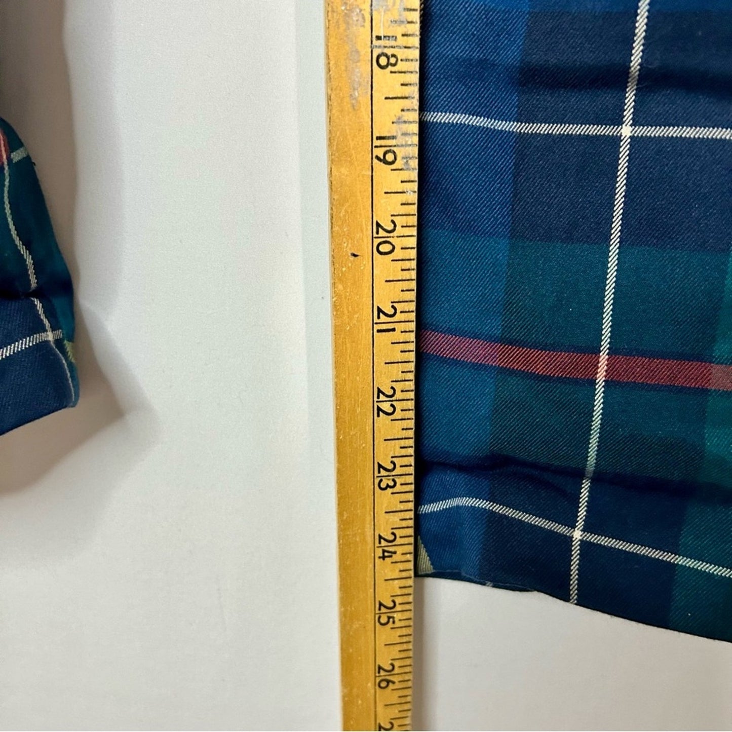 Urban Outfitters Women’s Paige Pleated Cropped Straight Leg Trouser Pant Green