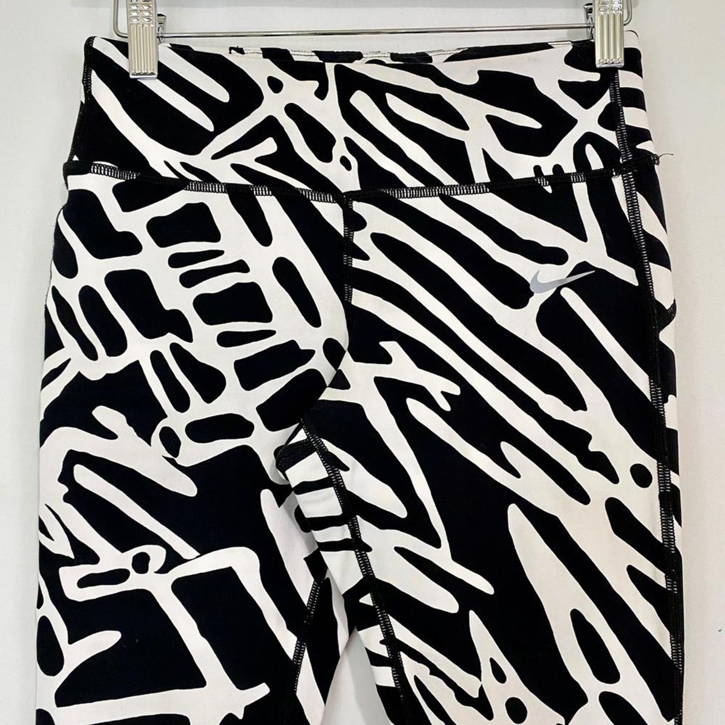 Nike Women’s Dri-Fit Leggings Black White Geometric Print Small EUC Activewear
