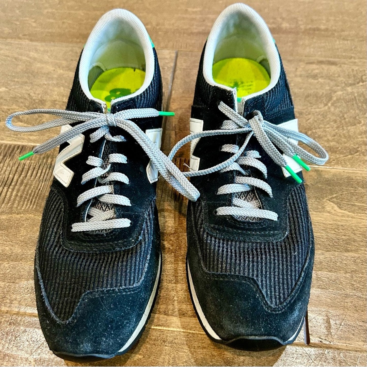 New Balance Women’s 620 Sneakers Black White Size 10 EUC