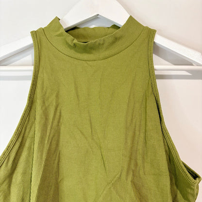 Halara Women’s Sleeveless High Neck Cropped Tank Top Olive Green Size XL NWT Button Detail