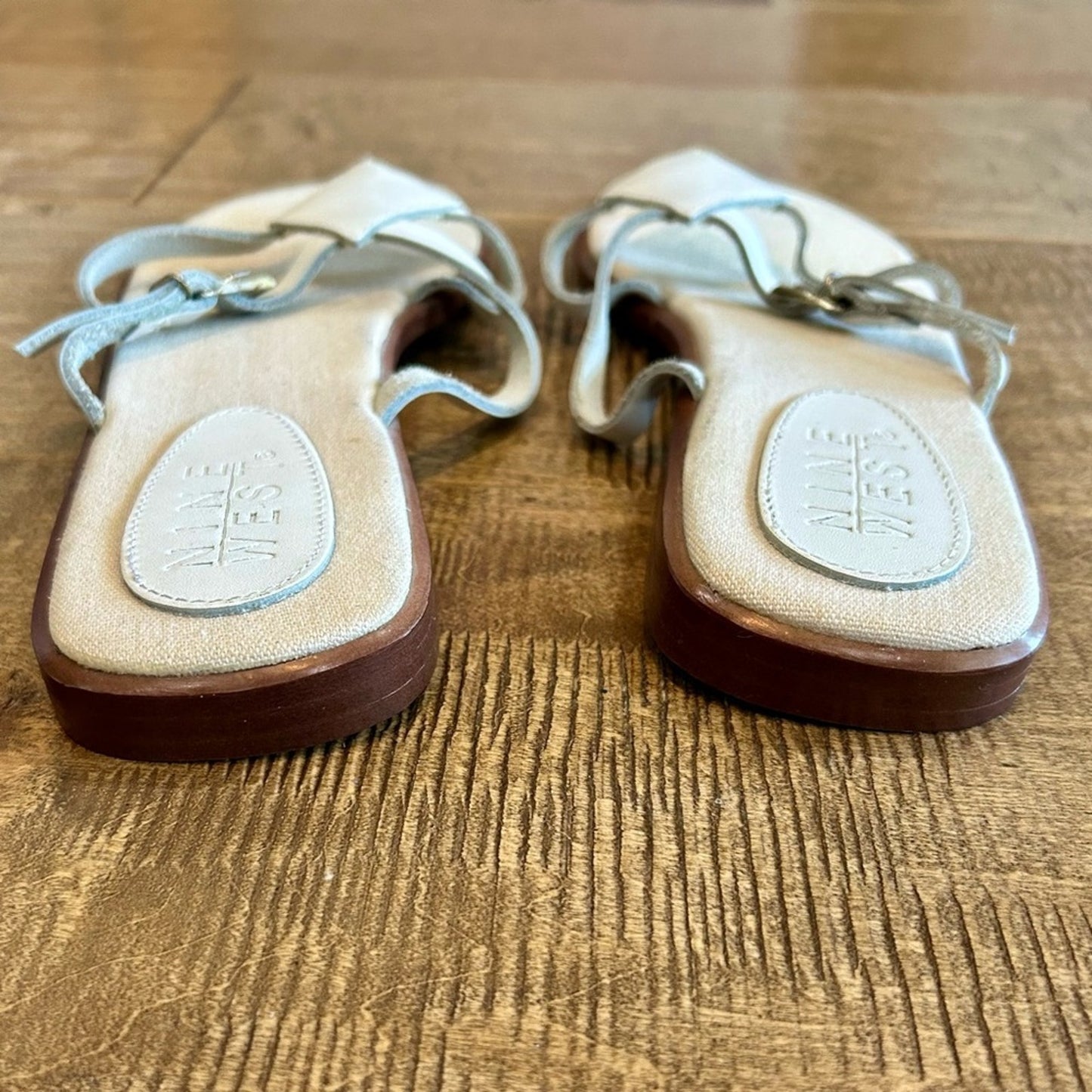 Nine West Women’s Leather Strappy Sandals White Size 9 EUC Summer Girly Outdoor