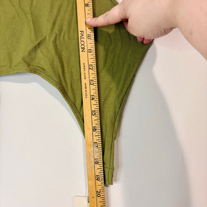 Halara Women’s Sleeveless High Neck Cropped Tank Top Olive Green Size XL NWT Button Detail