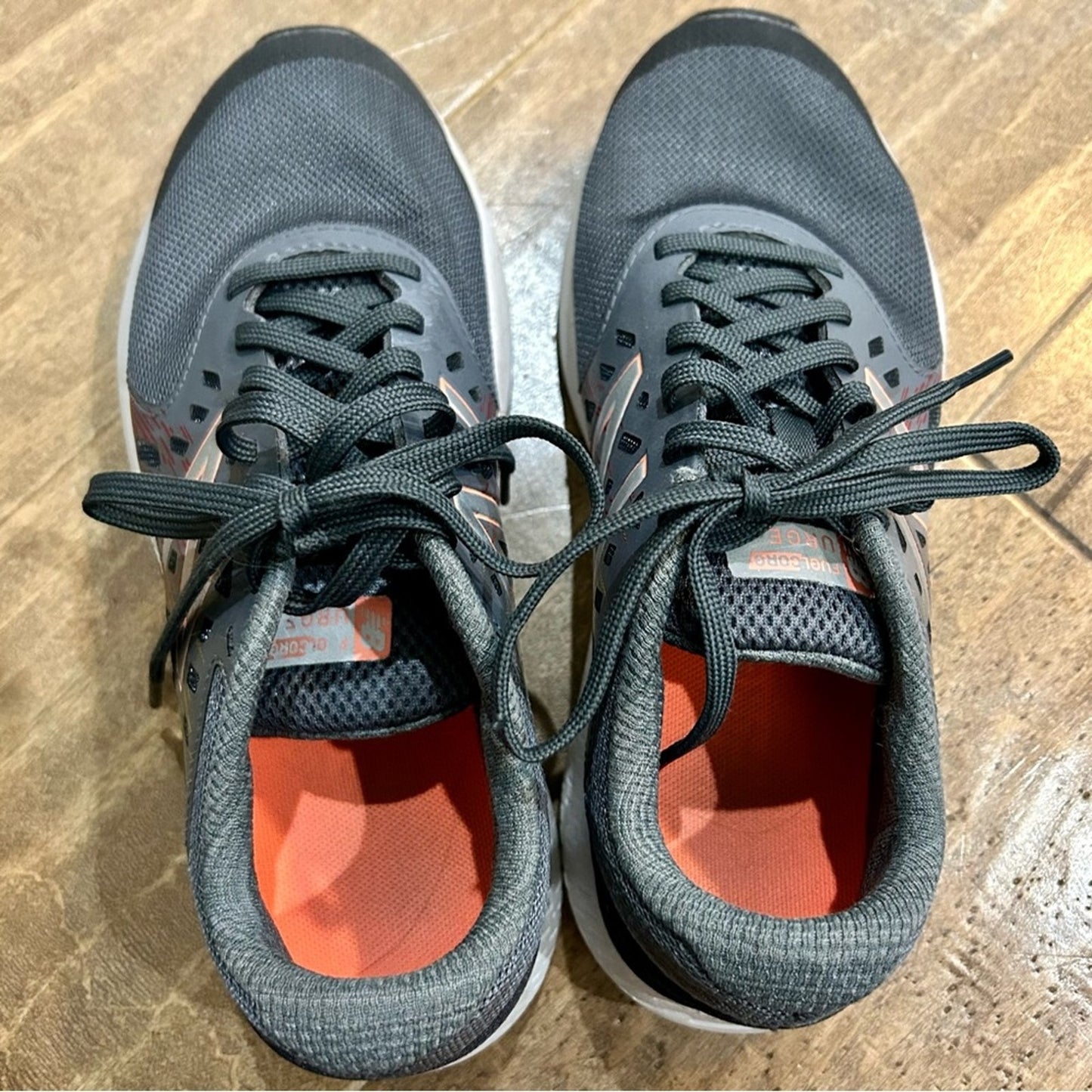 New Balance Boys Youth Urge Fuel Core Running Shoes Grey Size 3.5 EUC
