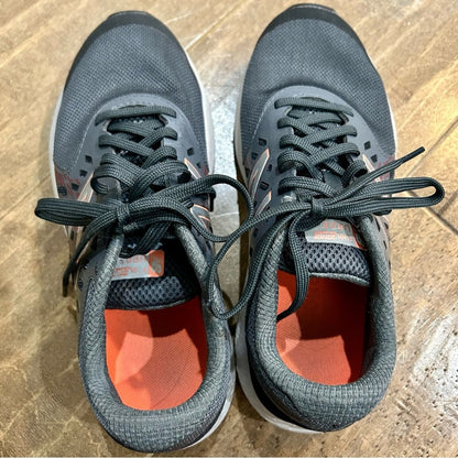 New Balance Boys Youth Urge Fuel Core Running Shoes Grey Size 3.5 EUC