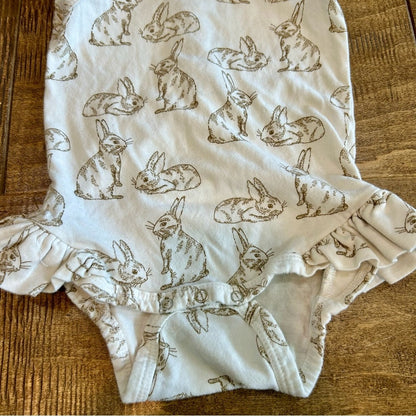 Kate Quinn Infant Girls Organic Cotton Bunny Bubble Onesie White Size 3-6 M EUC