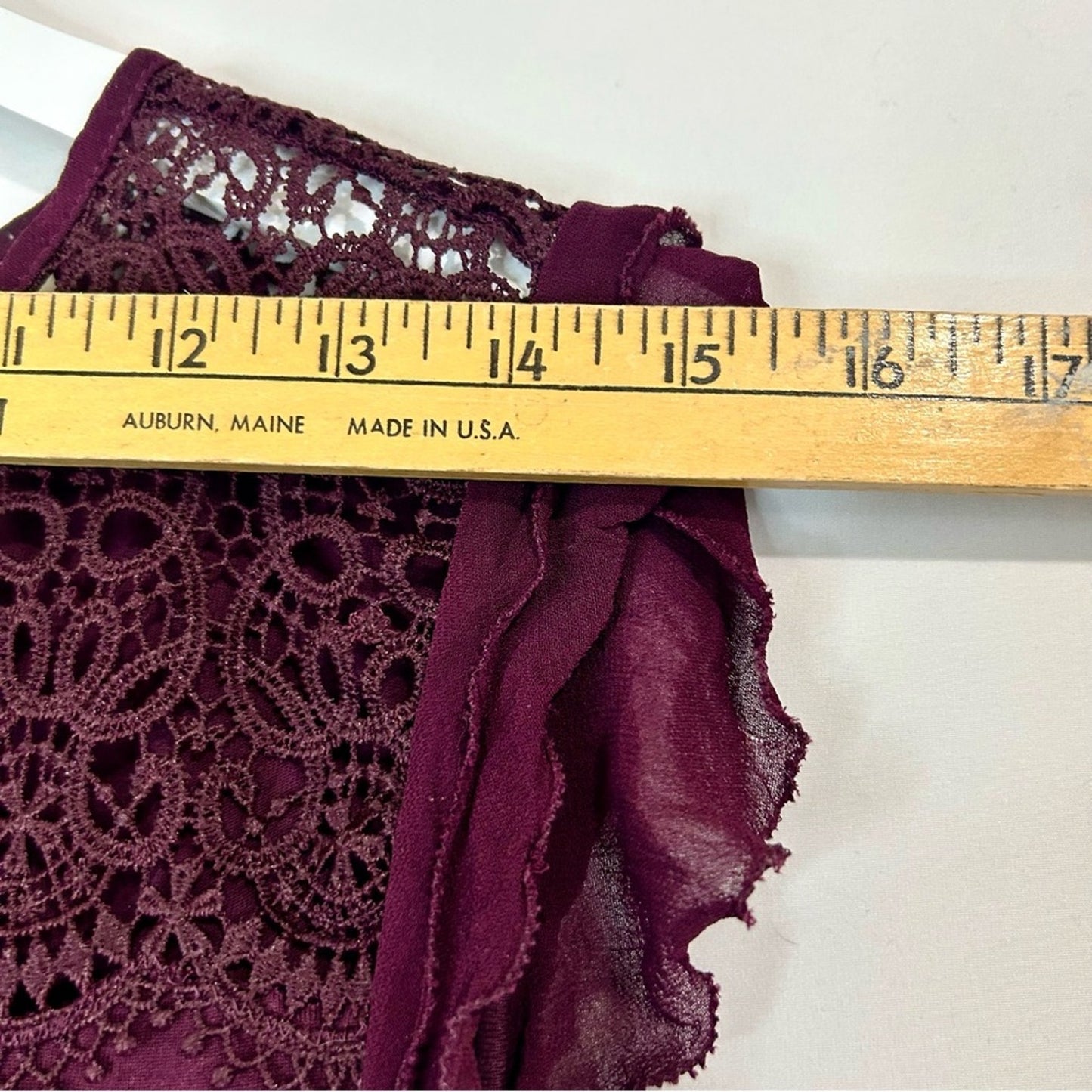 Ann Taylor Loft Women’s Crochet Detail Short Sleeve Blouse Purple Size Medium