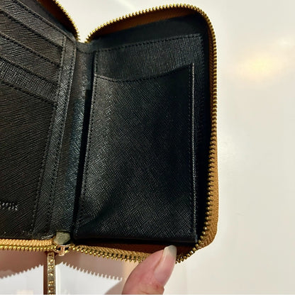 Tory Birch Robinson Zip Around Mini Wallet Saffiano Leather Tan EUC Luxury Logo