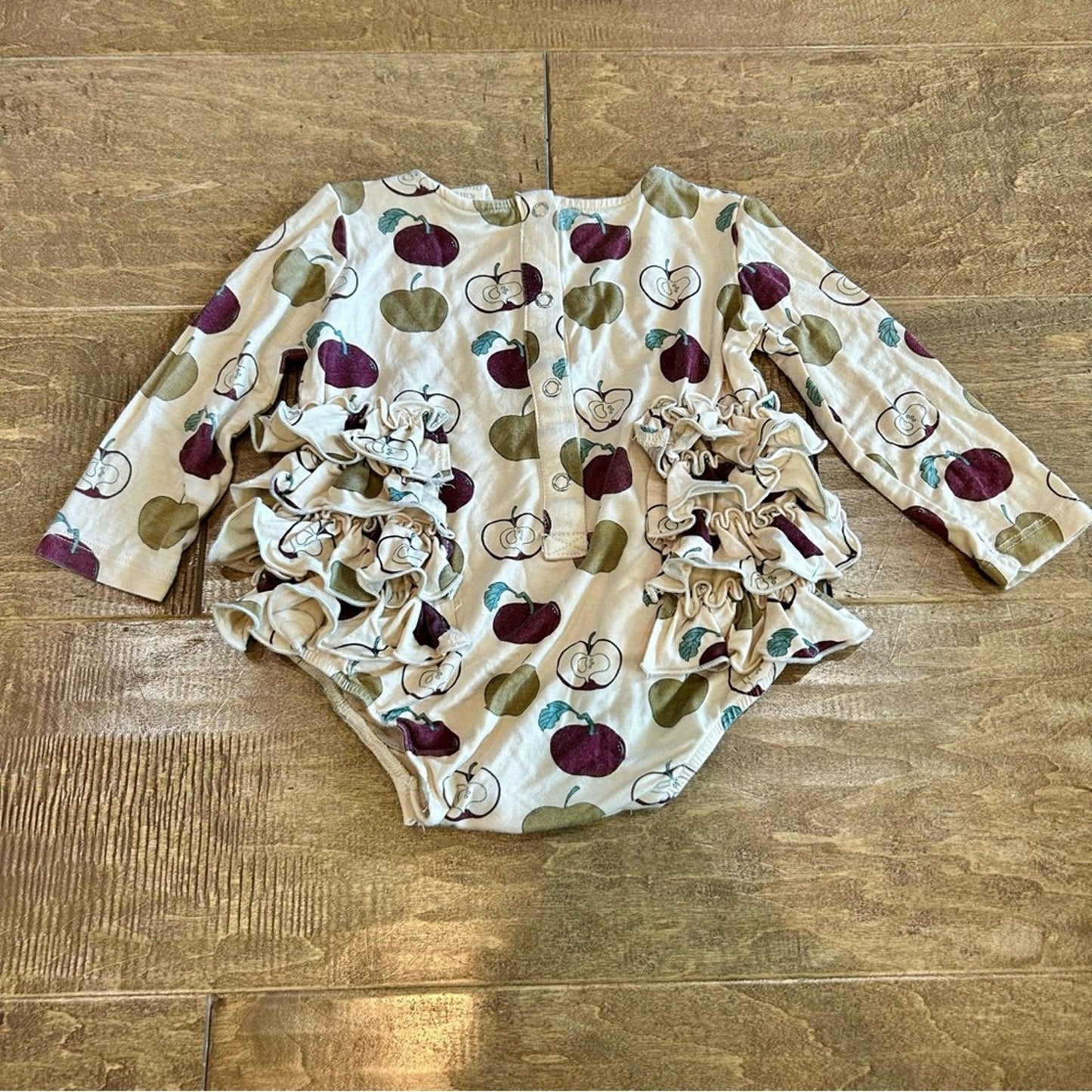 Kate Quinn Infant Girls Long Sleeve Side Ruffle Bubble Apple Romper 6-12 M EUC