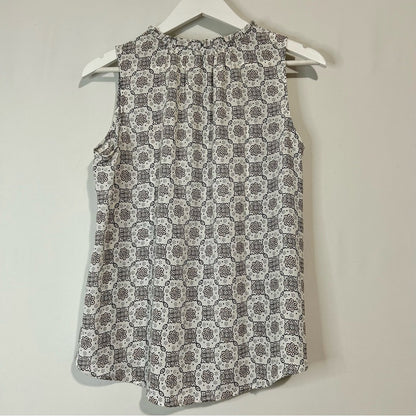 Loft Outlet Women’s Sleeveless Ruffle Neck Print Blouse White Pink Size M P EUC