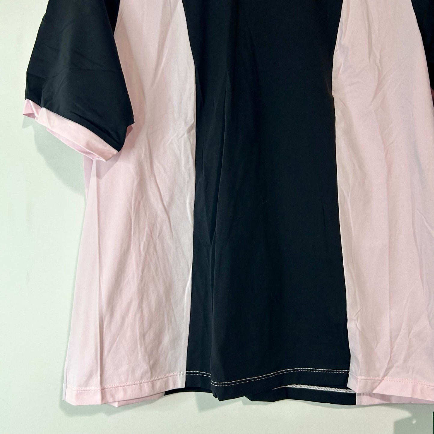 Halara Women’s V-Neck Athletic T-Shirt Pink Black Size Medium NWT Colorblock Polyester