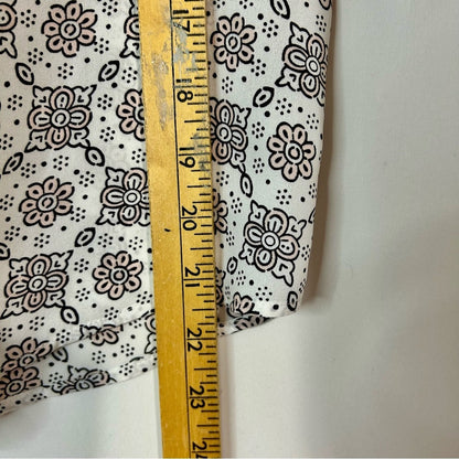 Loft Outlet Women’s Sleeveless Ruffle Neck Print Blouse White Pink Size M P EUC