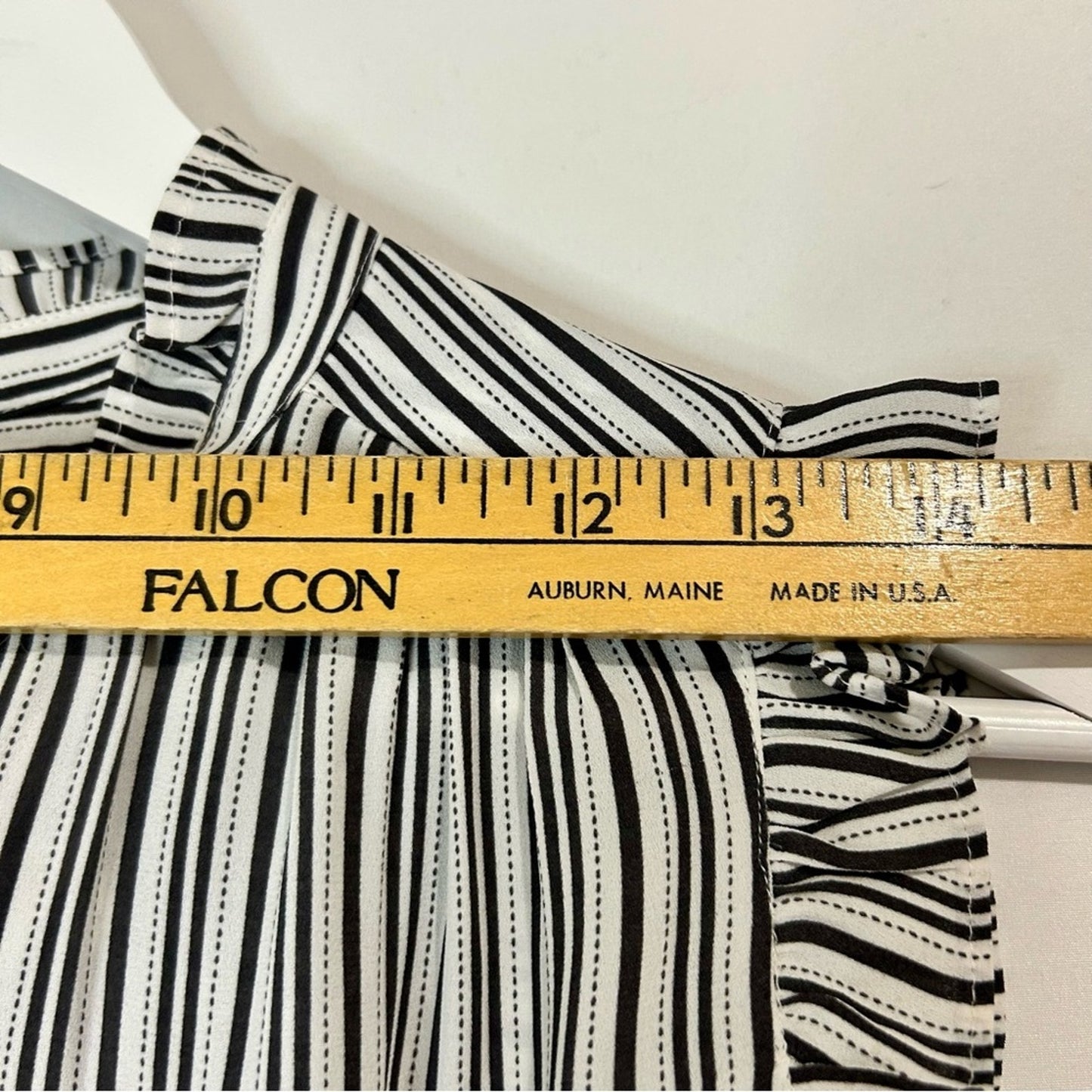 Loft Women’s Sleeveless Ruffle Striped Blouse Black White Size Medium EUC Girly
