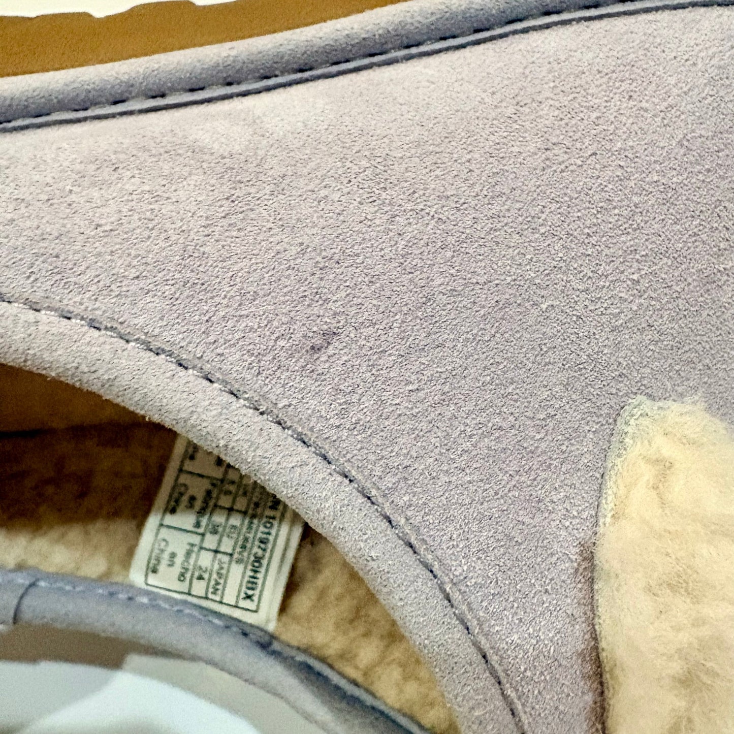 UGG Women’s Suede Shearling Slide Sandals Purple Cream Size 7 EUC Small Spots