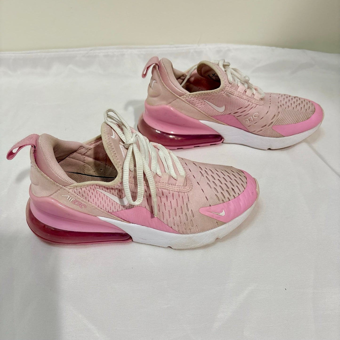 Nike Girls Youth Air Max 270 Pink Foam Sneakers Size 4Y Running Shoes EUC
