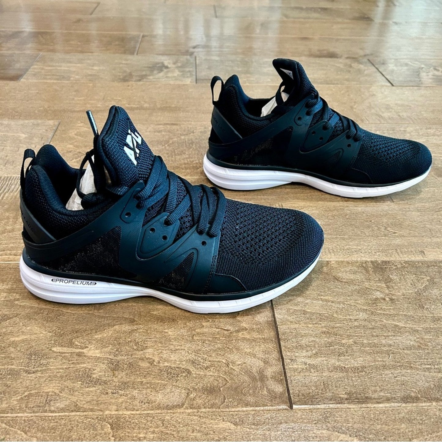 APL Athletic Propulsion Labs Women’s Ascend Shoes Black White Size 6.5 Brand New