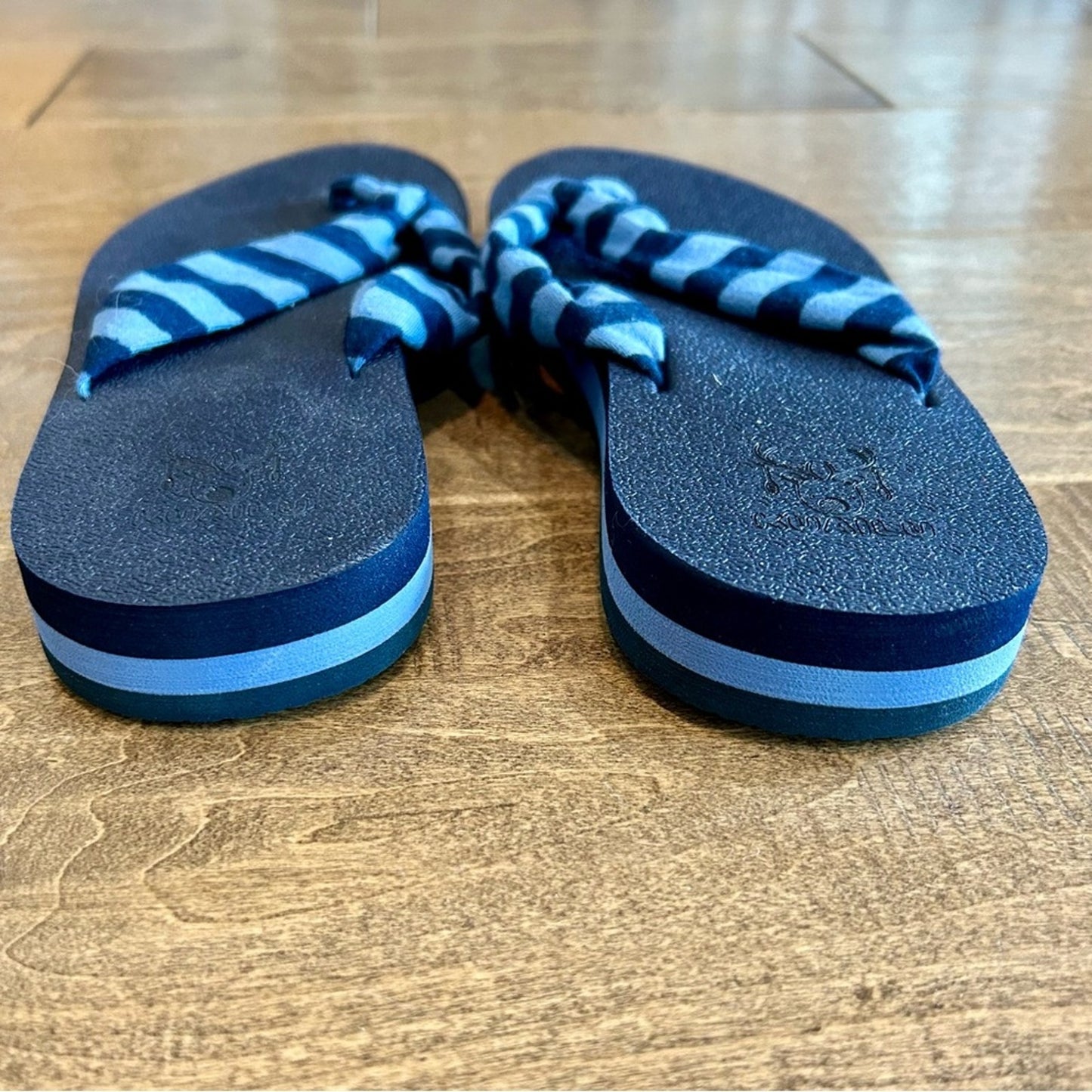 Kuailu Women’s Foam Fabric Flip Flops Blue Size 9 NEW Casual Summer Vacation