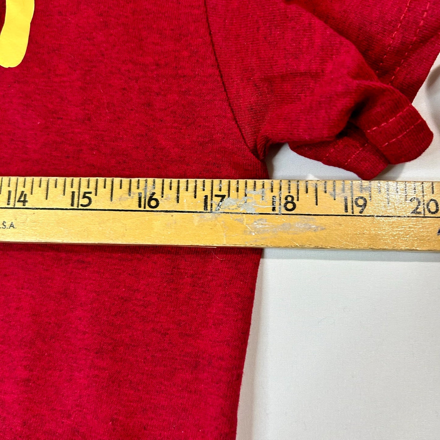 Winnie the Pooh Women's Short Sleeve Graphic T-Shirt Red Size Small EUC Cute