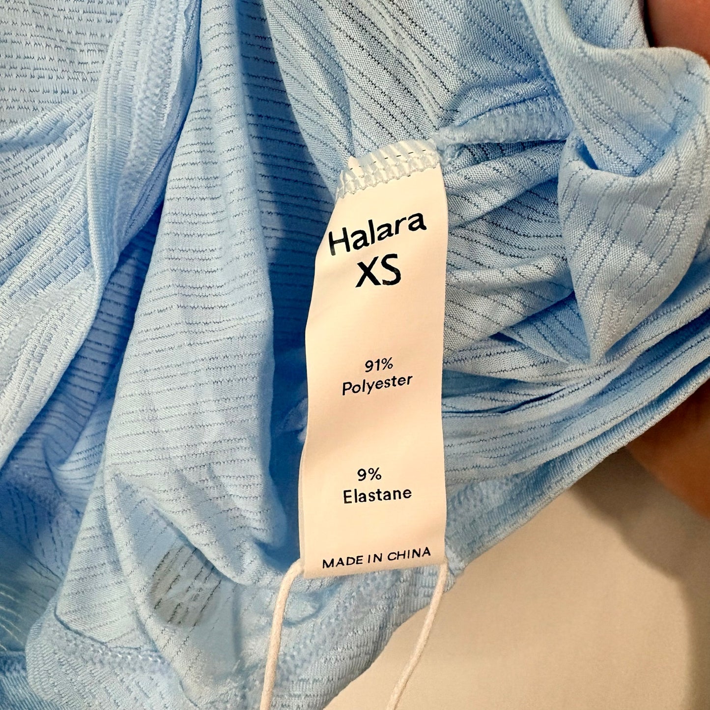 Halara Women’s Sleeveless Crisscross Back Cropped Tank Top Light Blue Size XS NWT Athletic