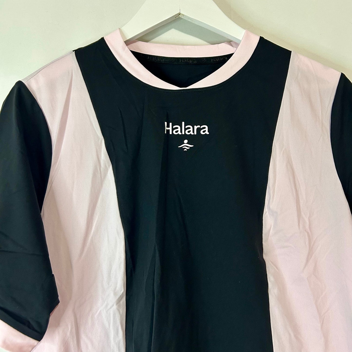 Halara Women’s V-Neck Athletic T-Shirt Pink Black Size Medium NWT Colorblock Polyester
