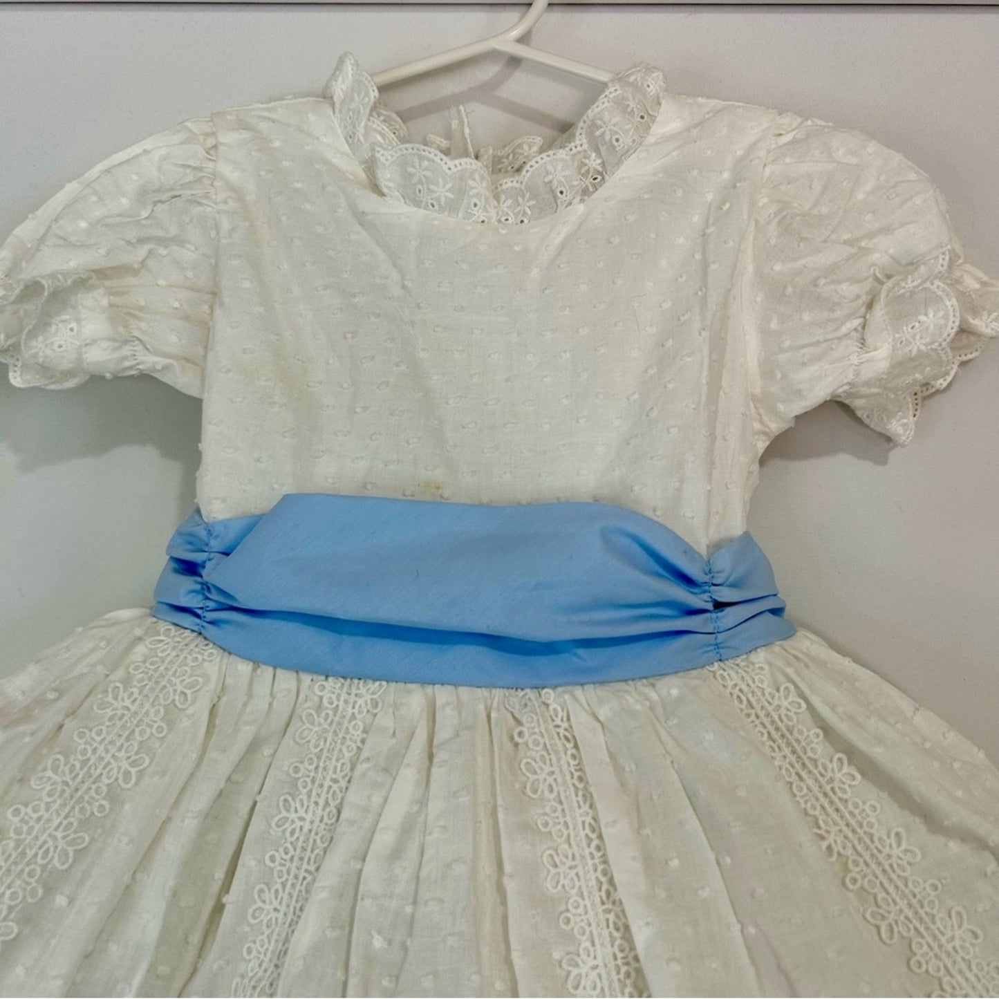 Only Little Once Toddler Girls Swiss Dot Flower Bow Dress White Size 4 FLAW Cute