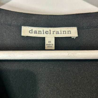 Daniel Rainn Women’s Sleeveless V-Neck Blouse Black Size XS EUC Polyester Workwear Casual Top