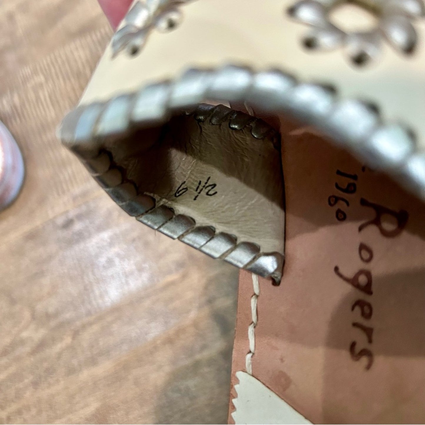 Jack Rogers Women’s Flat Woven Sandals Silver Cream Size 6.5 EUC Preppy Girly