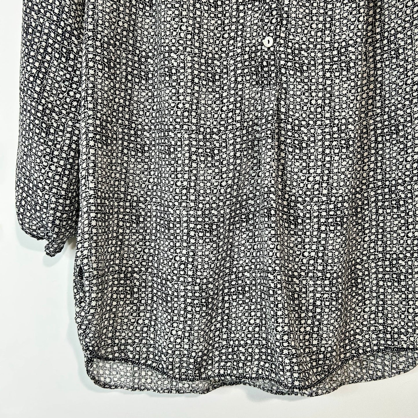 Max Studio Women’s 3/4 Sleeve Half Button Blouse Black White Print Size XS Sheer Lightweight Polyester