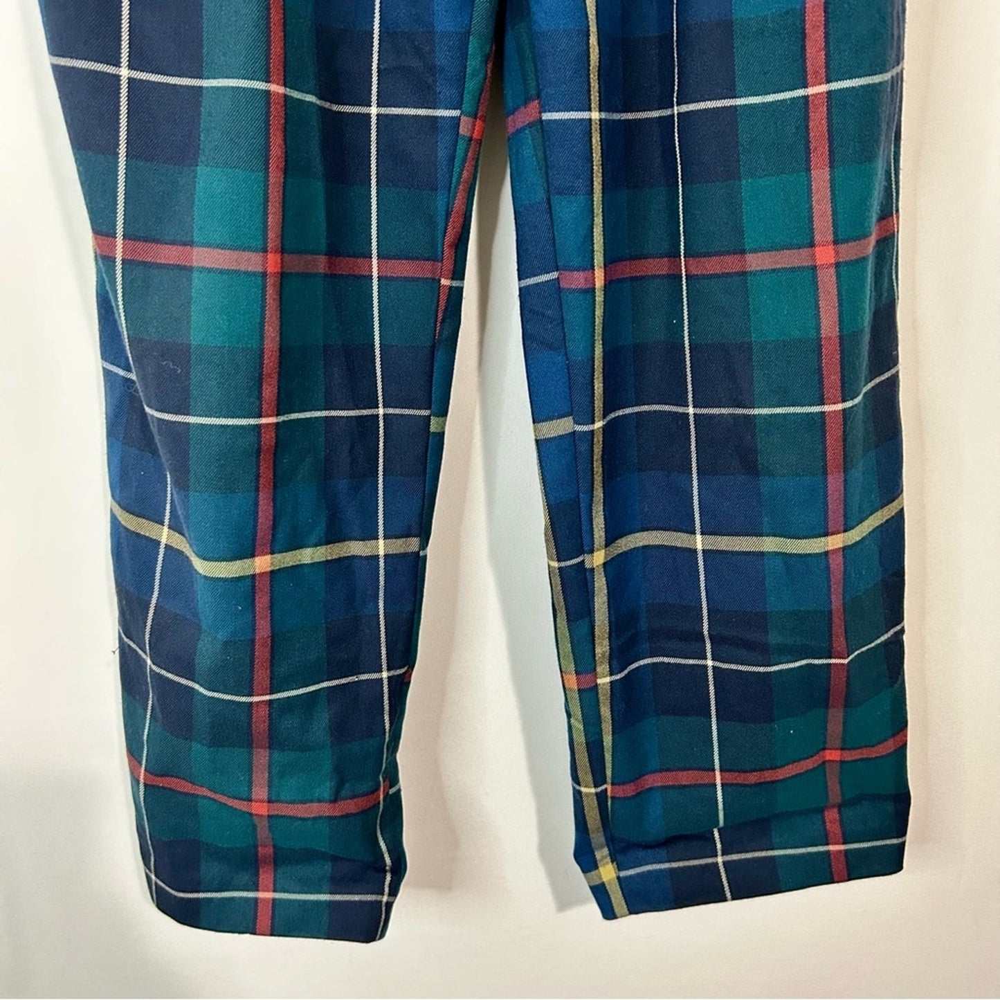 Urban Outfitters Women’s Paige Pleated Cropped Straight Leg Trouser Pant Green