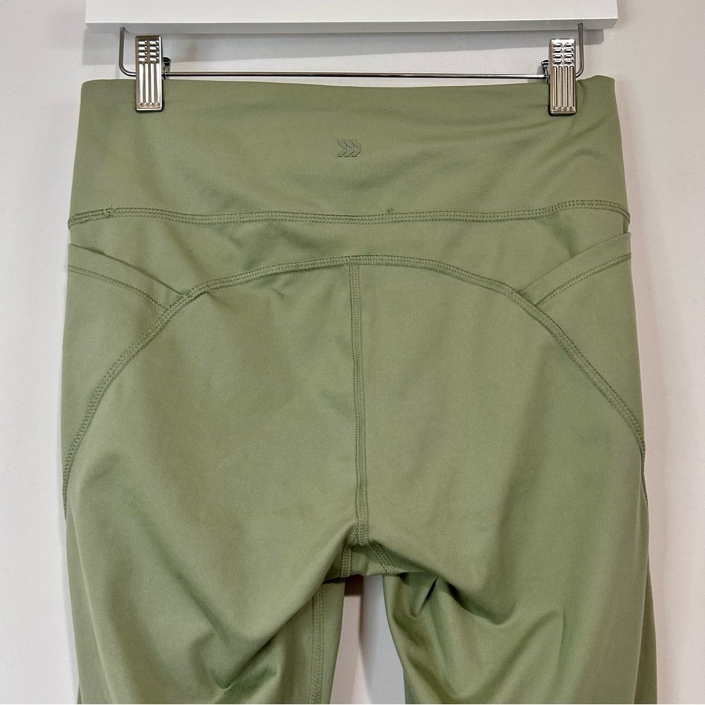 All in Motion Women’s Athletic Leggings Pockets Pale Green Size Medium EUC