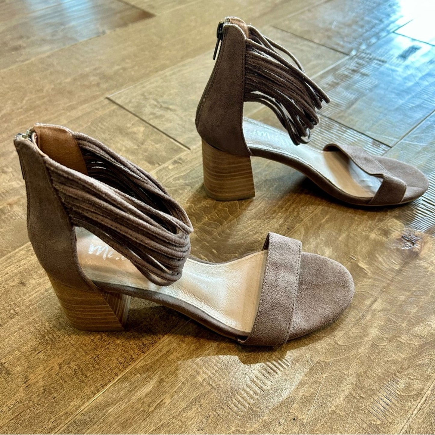Mi.im Women’s Strappy Ankle Block Heel Sandals Brown Size 7.5 EUC Girly Summer